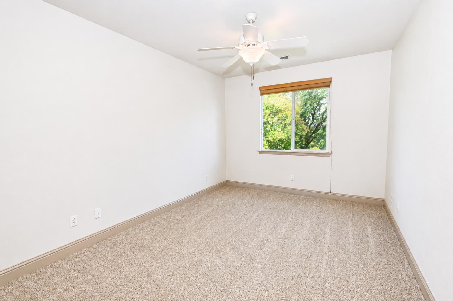 2182 E Carnoustie Ave, Fresno, CA 93730