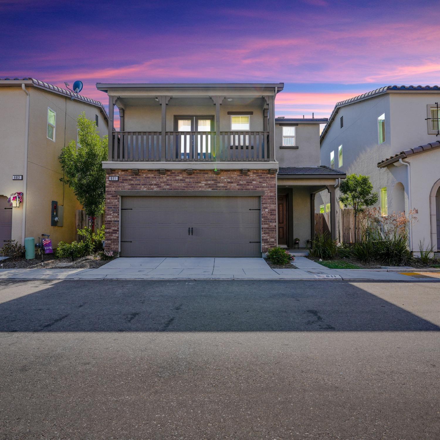 611 N Cattail Ct, Fresno, CA 93727