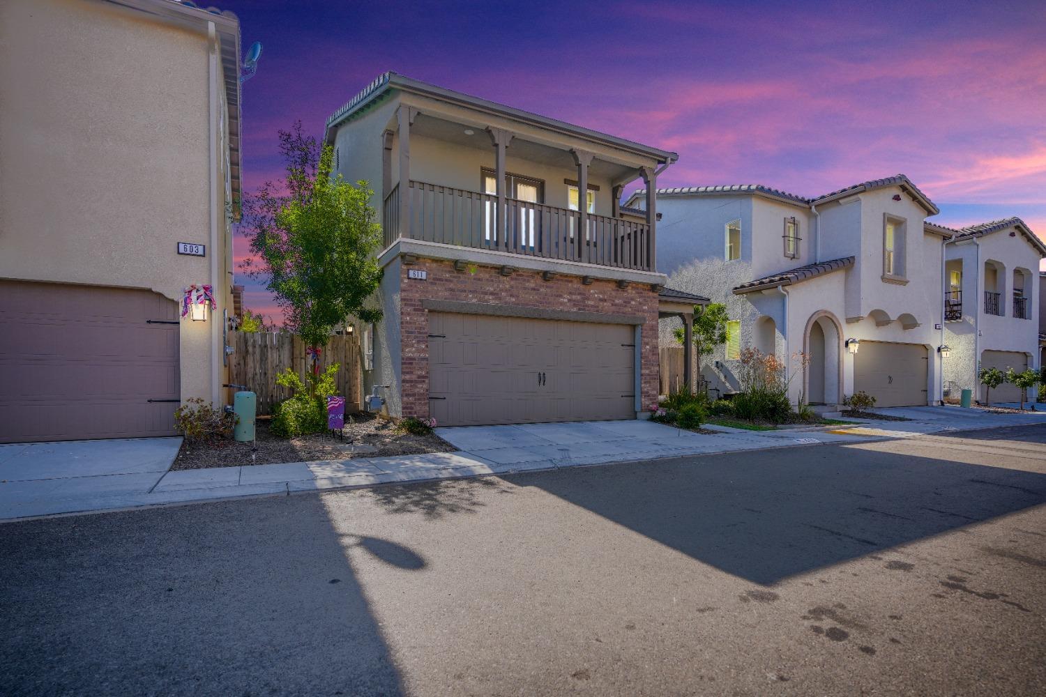 611 N Cattail Ct, Fresno, CA 93727