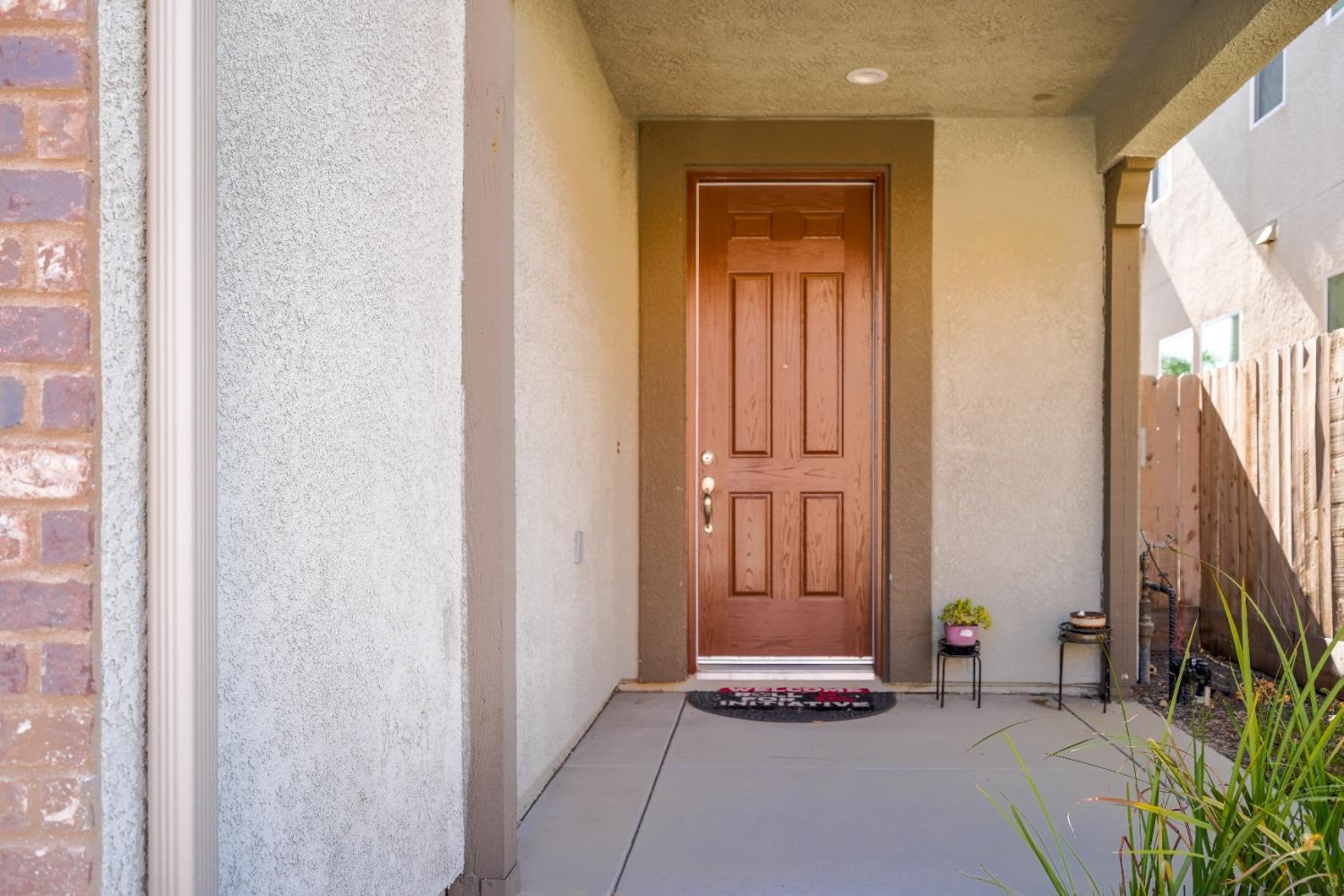 611 N Cattail Ct, Fresno, CA 93727