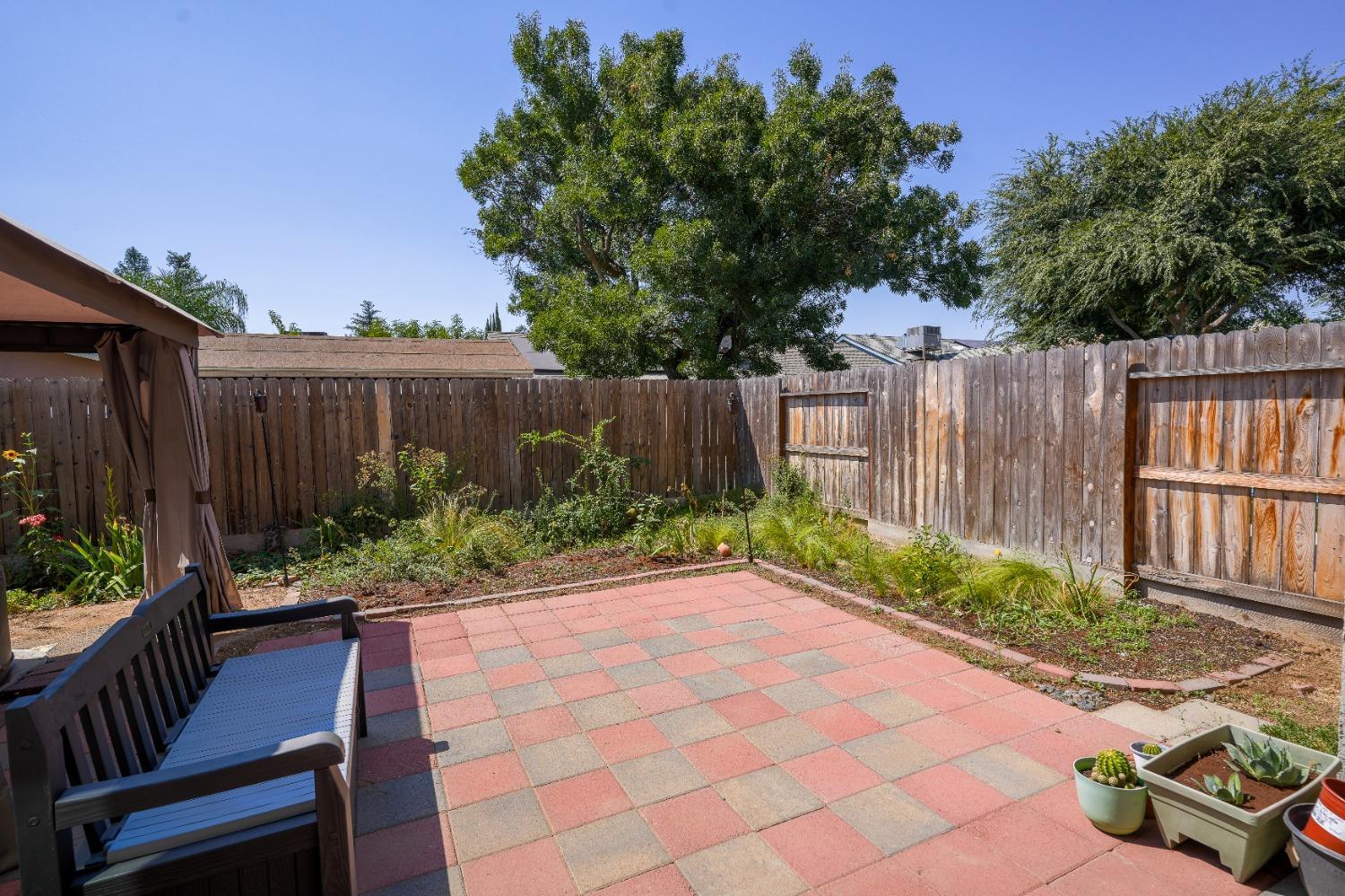 611 N Cattail Ct, Fresno, CA 93727