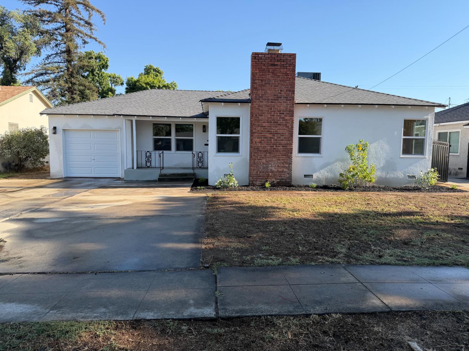 74 E Garland Ave, Fresno, CA 93704
