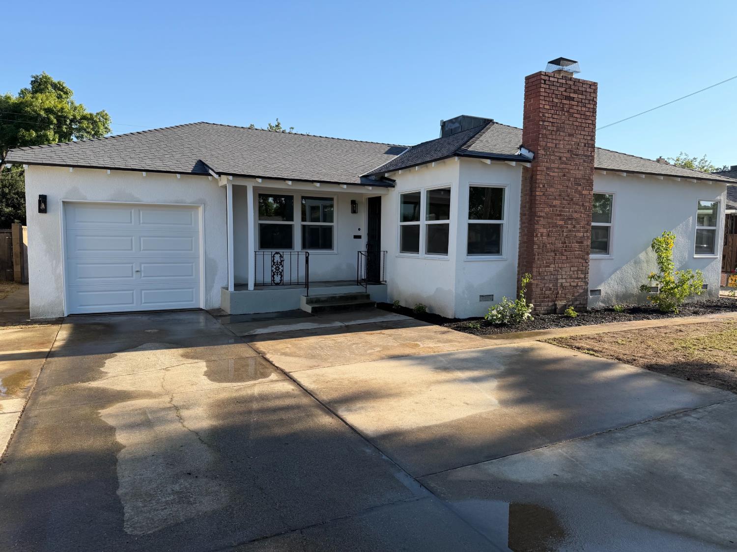 74 E Garland Ave, Fresno, CA 93704