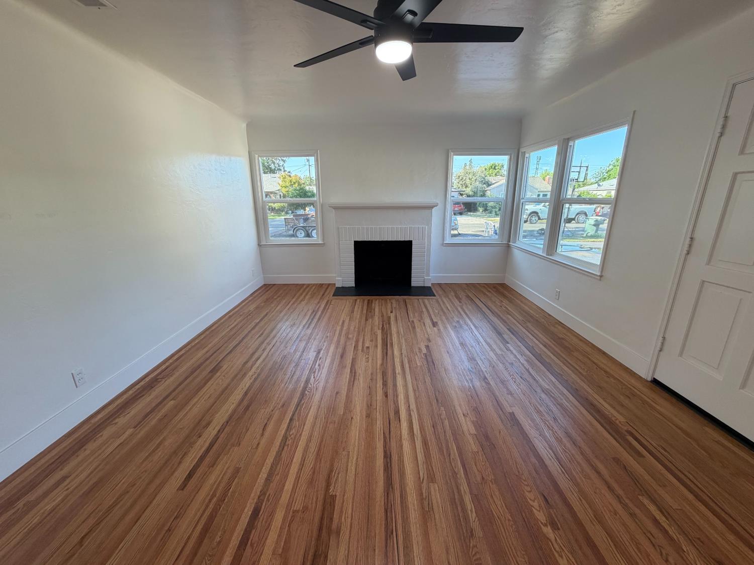 74 E Garland Ave, Fresno, CA 93704