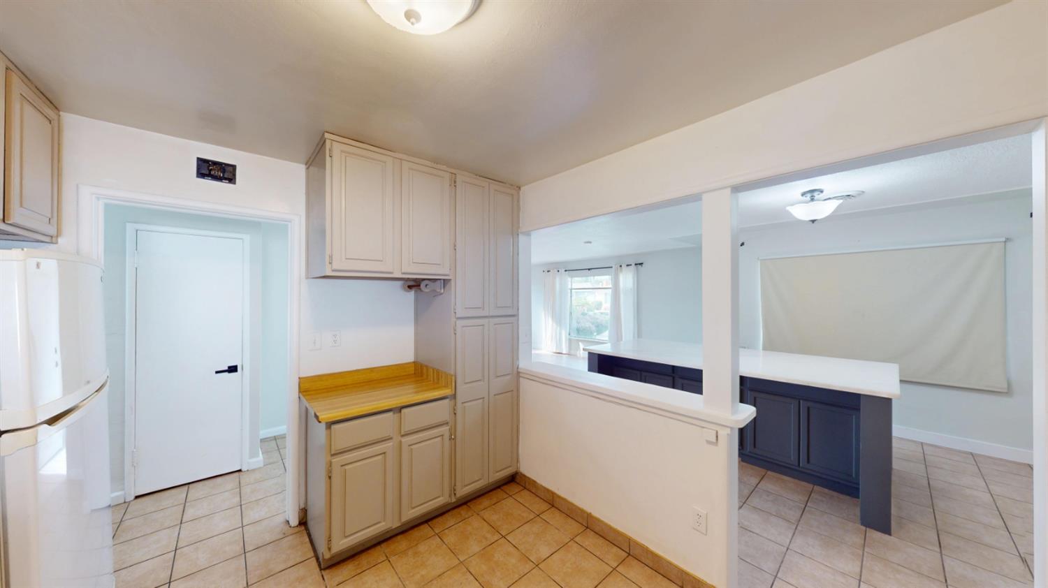 3490 E Weldon Ave, Fresno, CA 93703