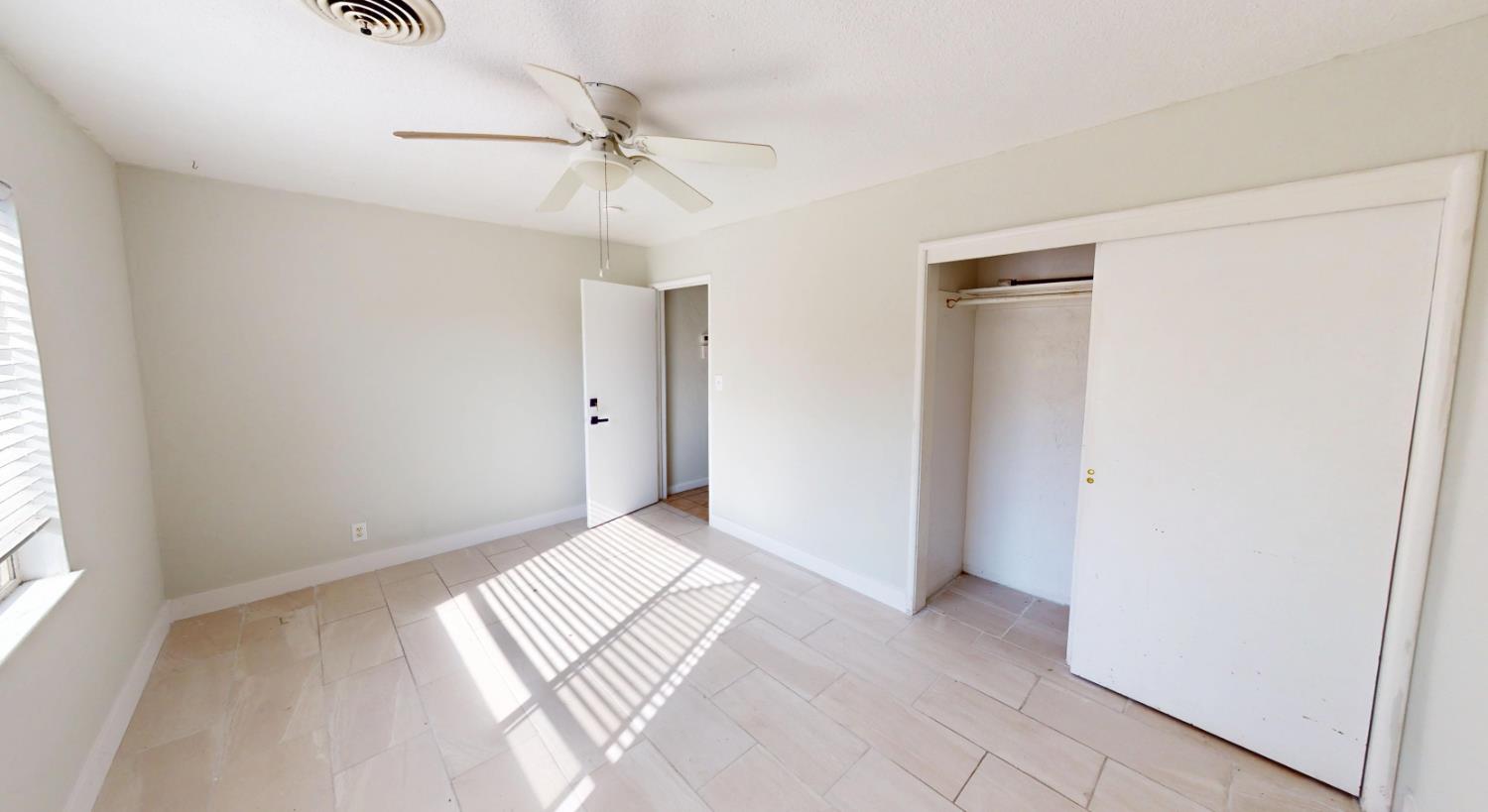 3490 E Weldon Ave, Fresno, CA 93703