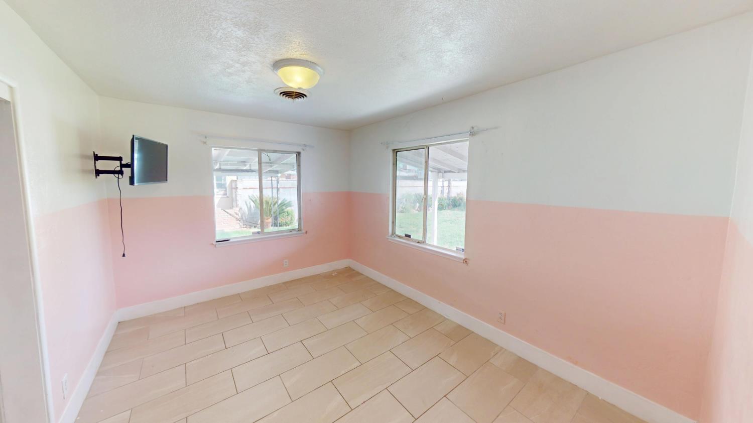 3490 E Weldon Ave, Fresno, CA 93703