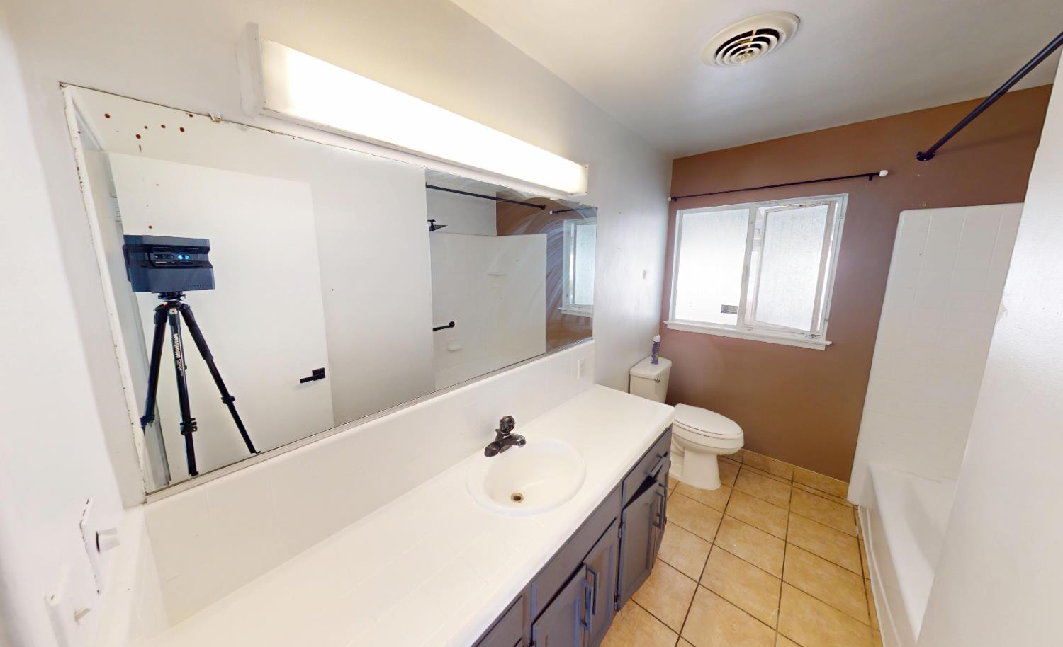 3490 E Weldon Ave, Fresno, CA 93703