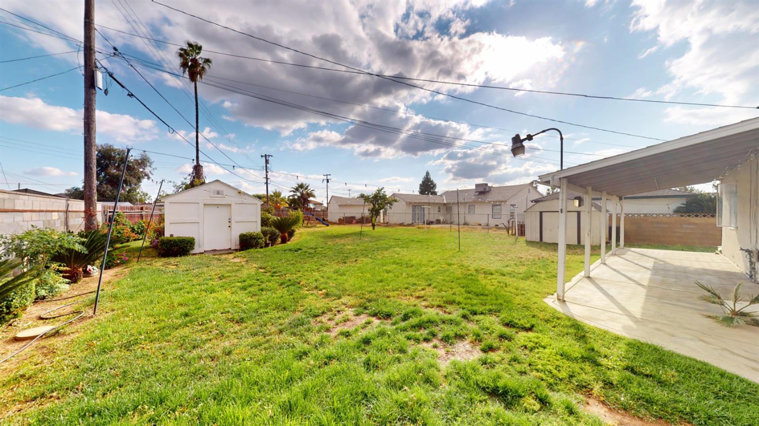 3490 E Weldon Ave, Fresno, CA 93703