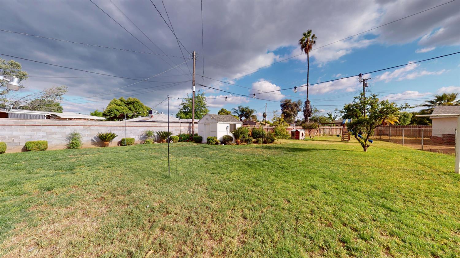 3490 E Weldon Ave, Fresno, CA 93703