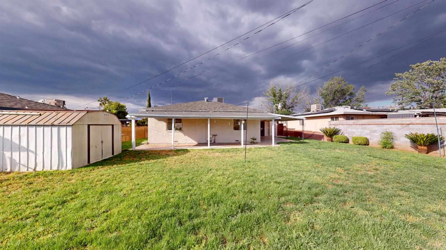 3490 E Weldon Ave, Fresno, CA 93703