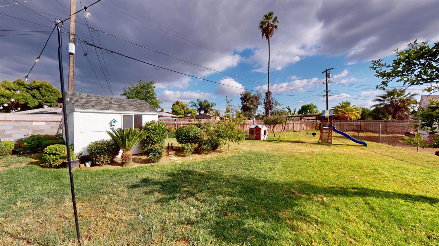 3490 E Weldon Ave, Fresno, CA 93703