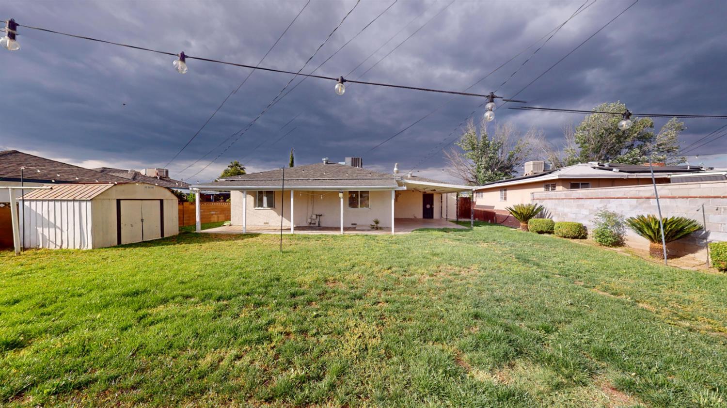3490 E Weldon Ave, Fresno, CA 93703