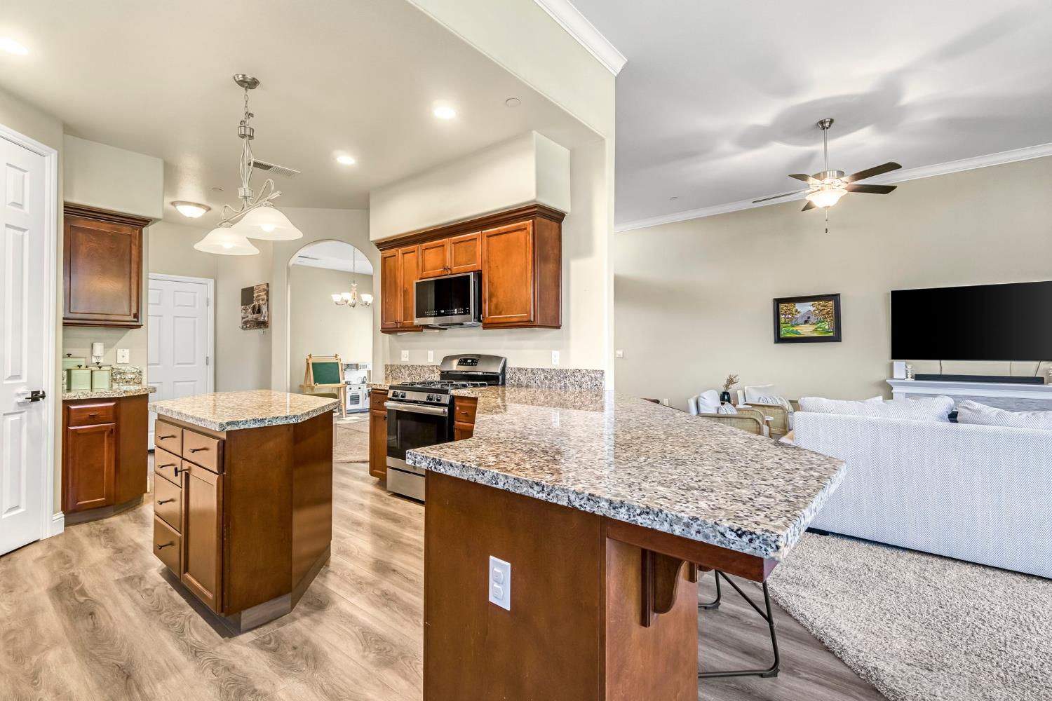 2773 8Th Avenue Dr, Kingsburg, CA 93631