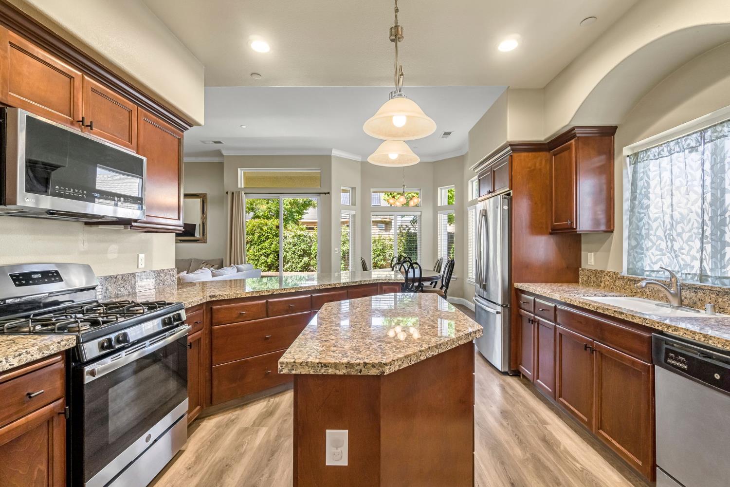 2773 8Th Avenue Dr, Kingsburg, CA 93631