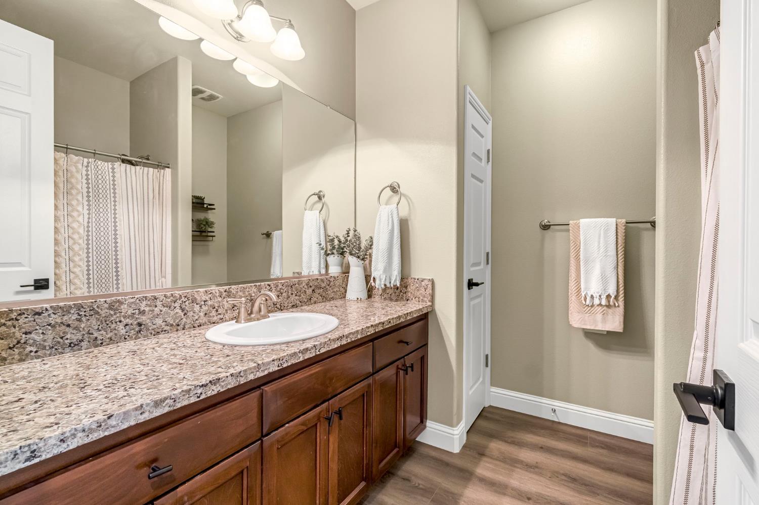 2773 8Th Avenue Dr, Kingsburg, CA 93631