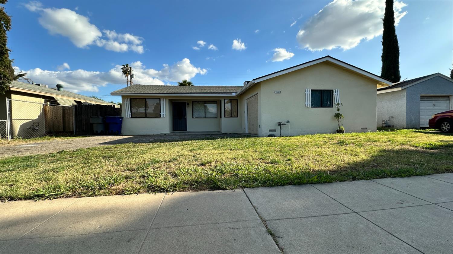 2316 E Norwich Ave, Fresno, CA 93726