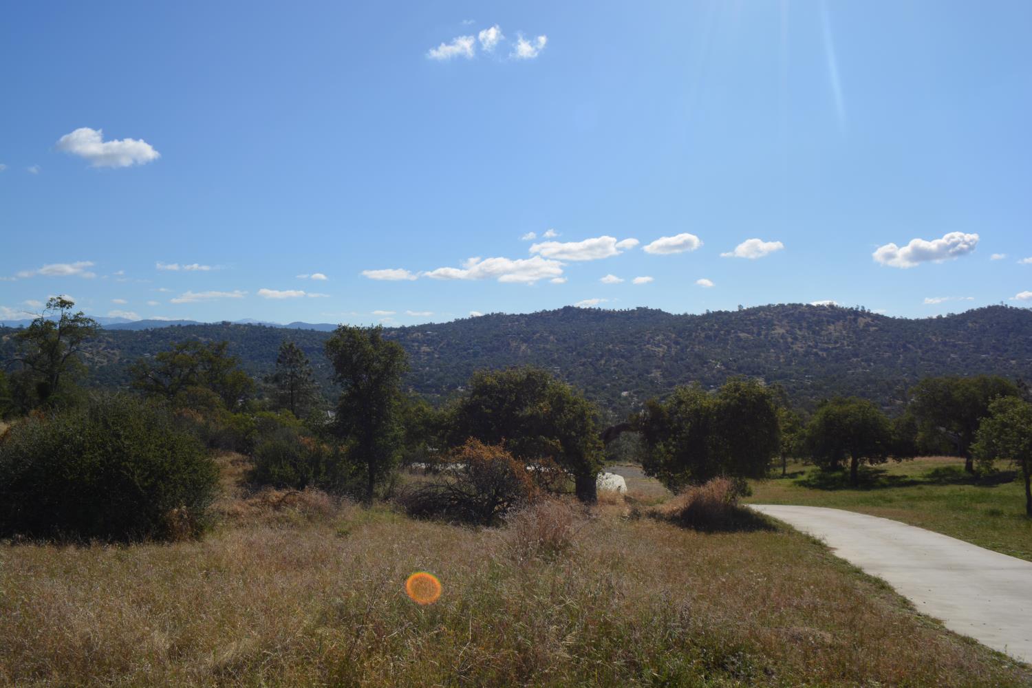 1 Corral Dr, Coarsegold, CA 93614