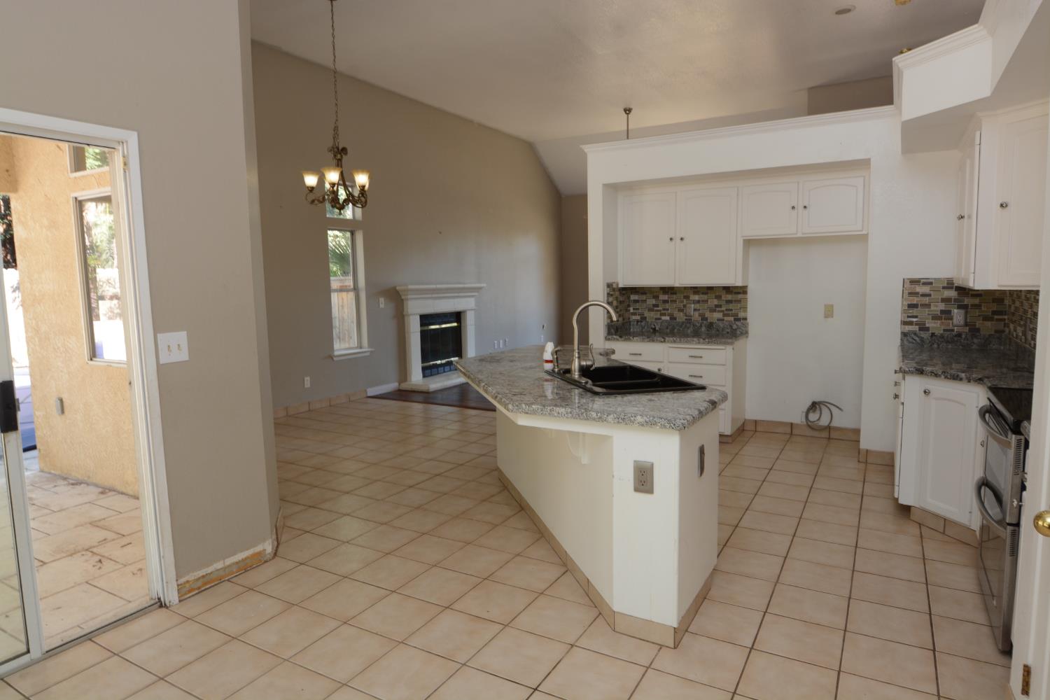 1732 E Ryan Ln, Fresno, CA 93720