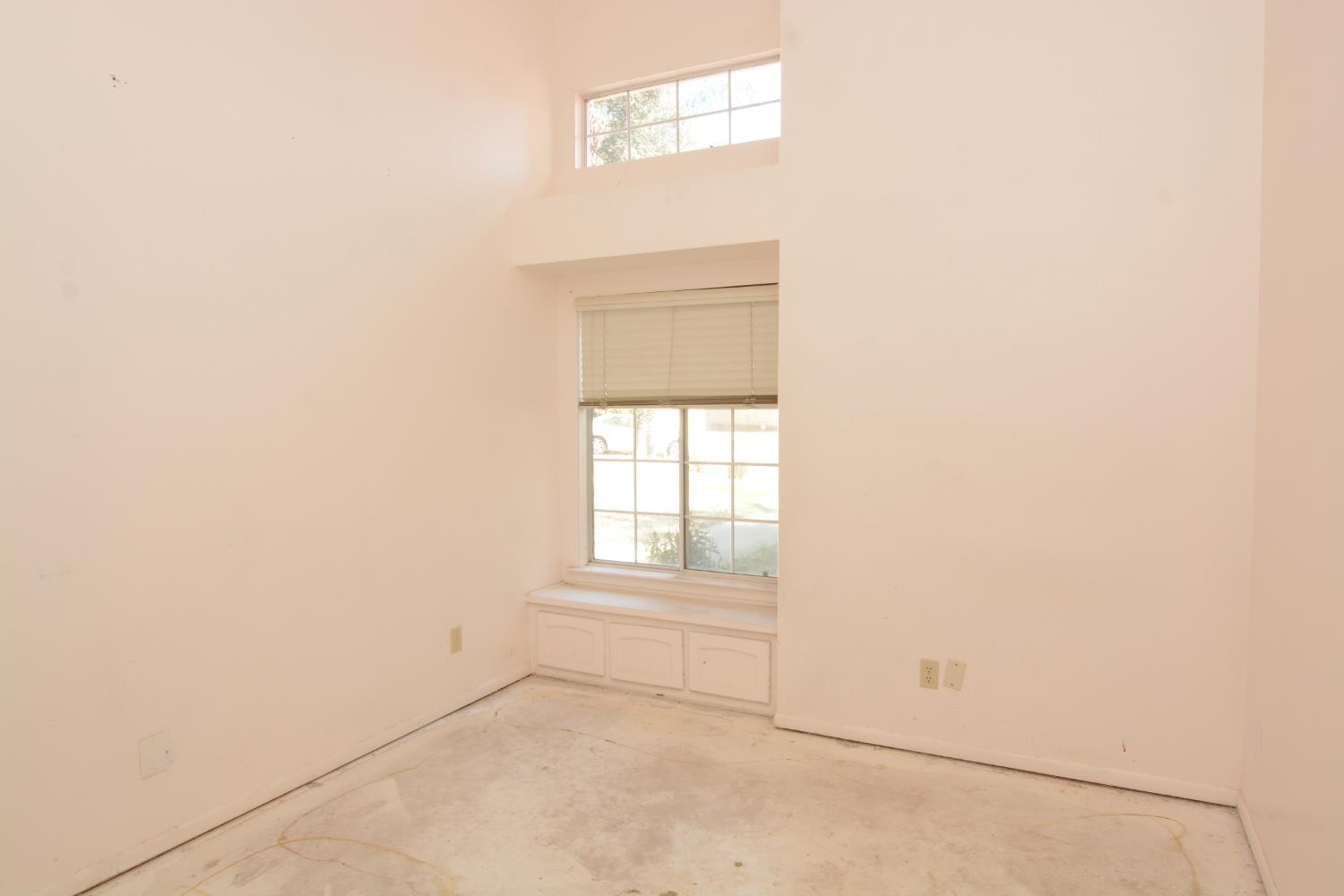 1732 E Ryan Ln, Fresno, CA 93720