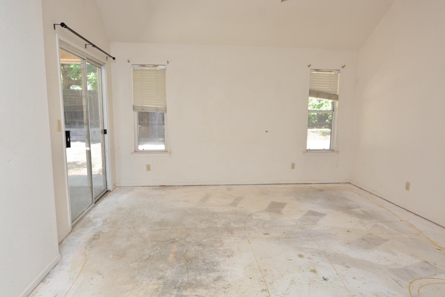 1732 E Ryan Ln, Fresno, CA 93720