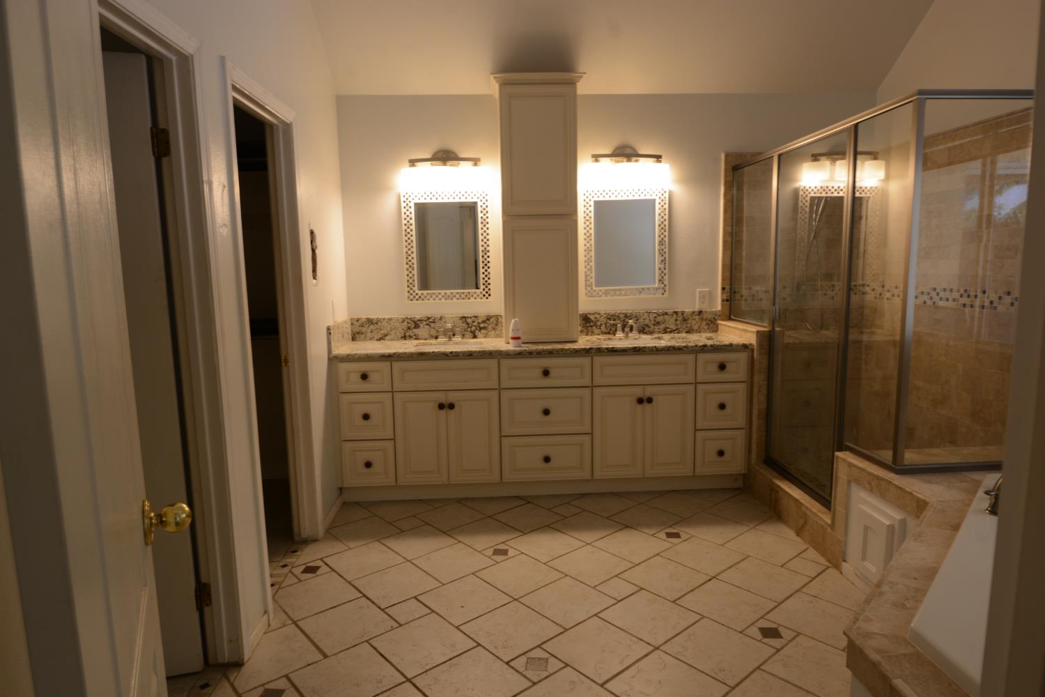 1732 E Ryan Ln, Fresno, CA 93720