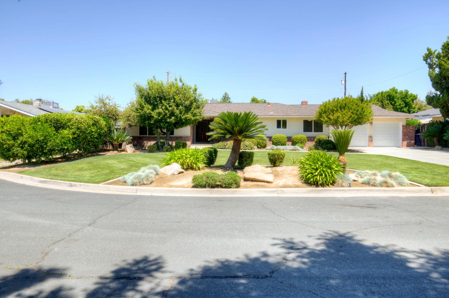 1770 W Celeste Ave, Fresno, CA 93711