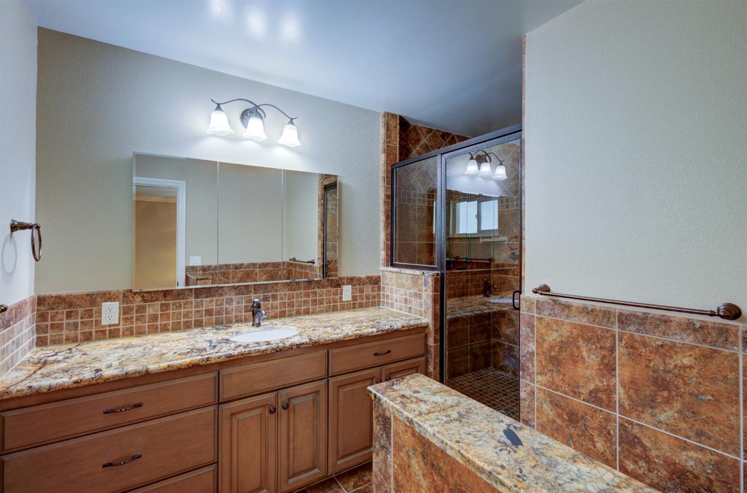 1770 W Celeste Ave, Fresno, CA 93711