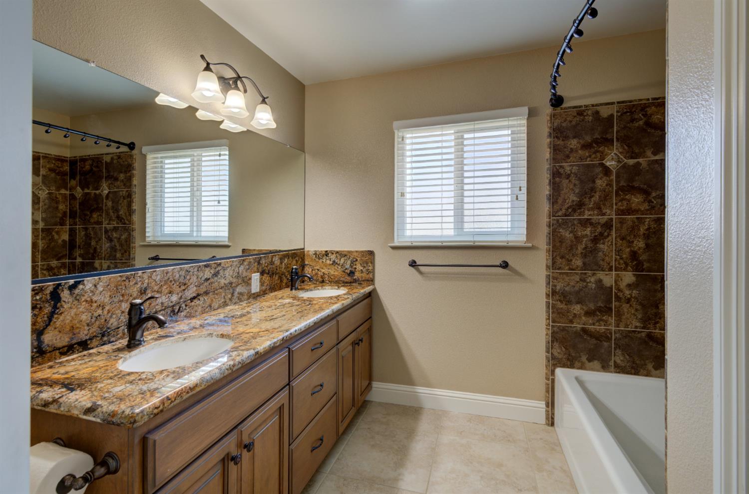 1770 W Celeste Ave, Fresno, CA 93711