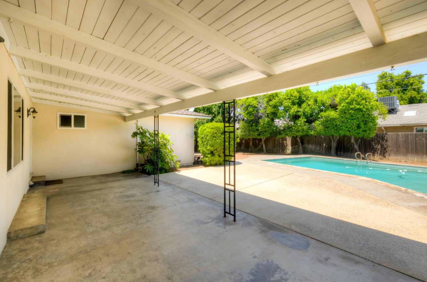 1770 W Celeste Ave, Fresno, CA 93711