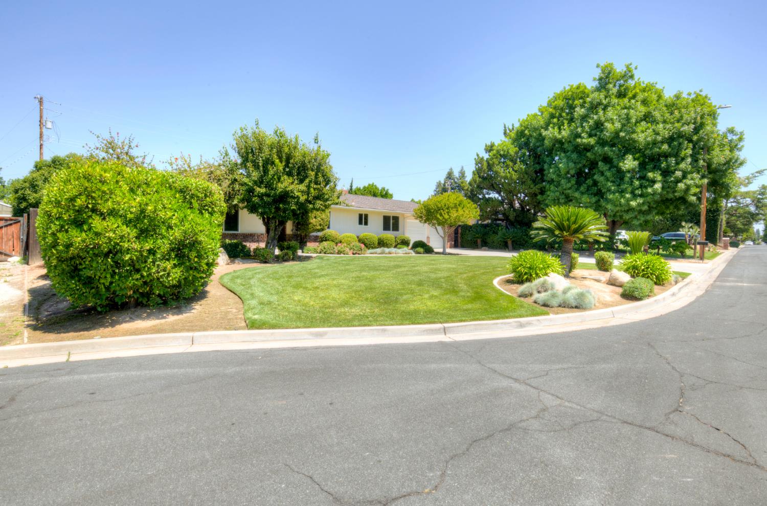1770 W Celeste Ave, Fresno, CA 93711
