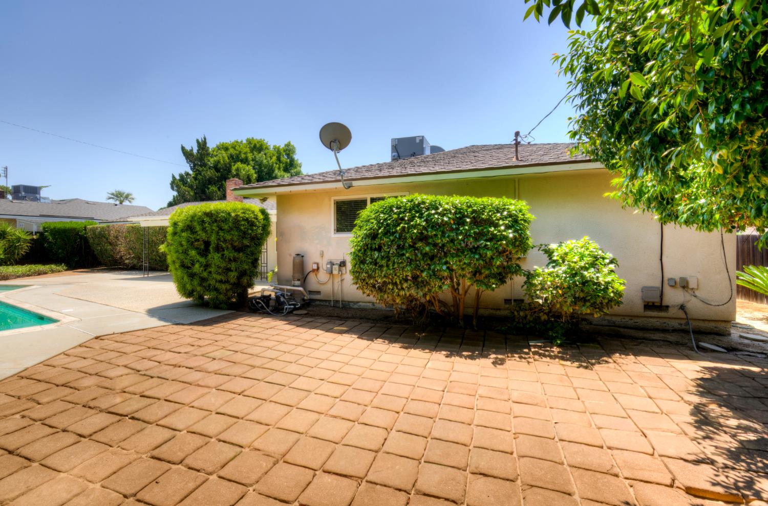 1770 W Celeste Ave, Fresno, CA 93711
