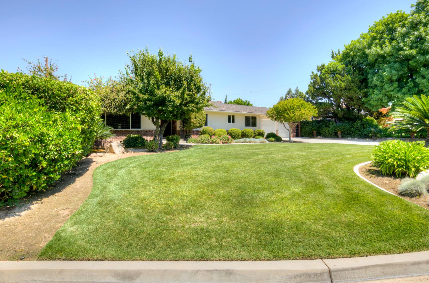 1770 W Celeste Ave, Fresno, CA 93711