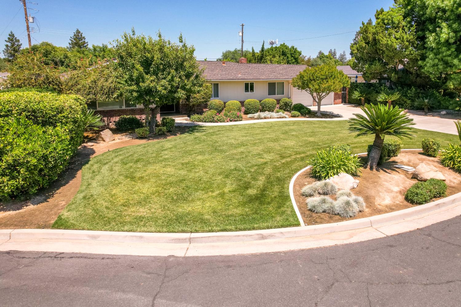 1770 W Celeste Ave, Fresno, CA 93711