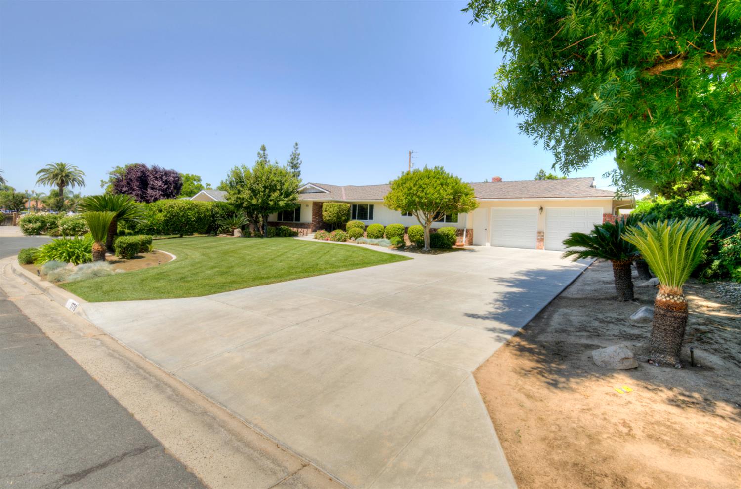 1770 W Celeste Ave, Fresno, CA 93711