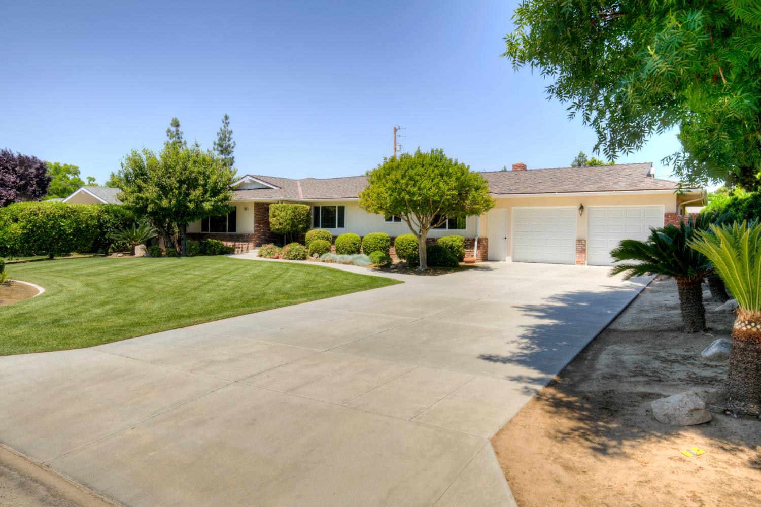1770 W Celeste Ave, Fresno, CA 93711