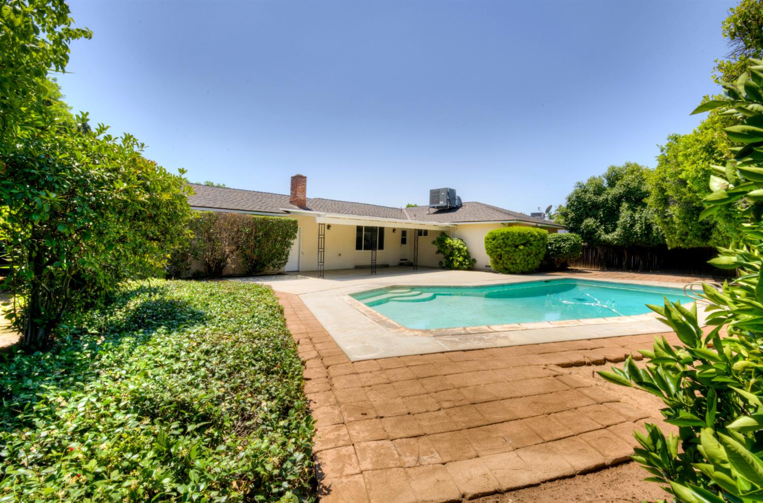1770 W Celeste Ave, Fresno, CA 93711