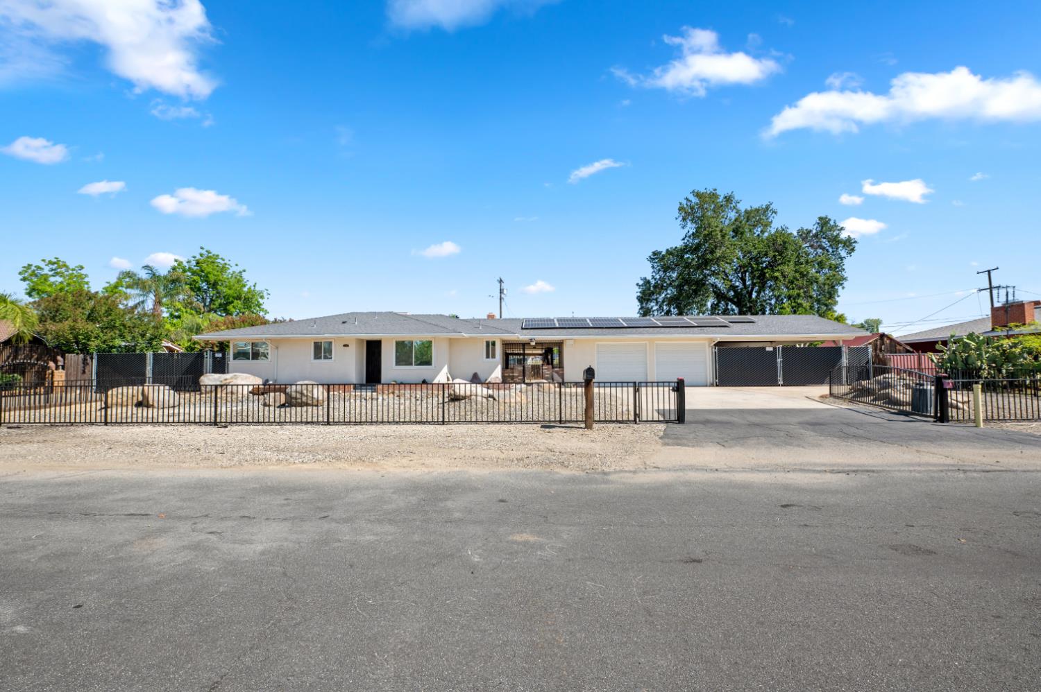 5431 E Indianapolis Ave, Fresno, CA 93727