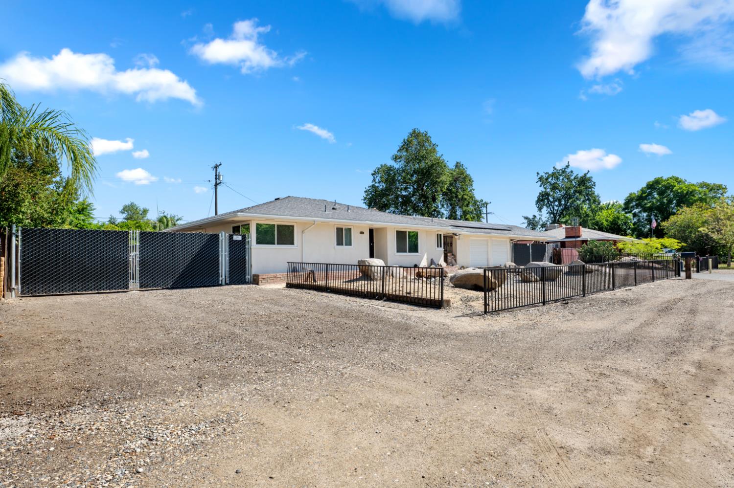 5431 E Indianapolis Ave, Fresno, CA 93727