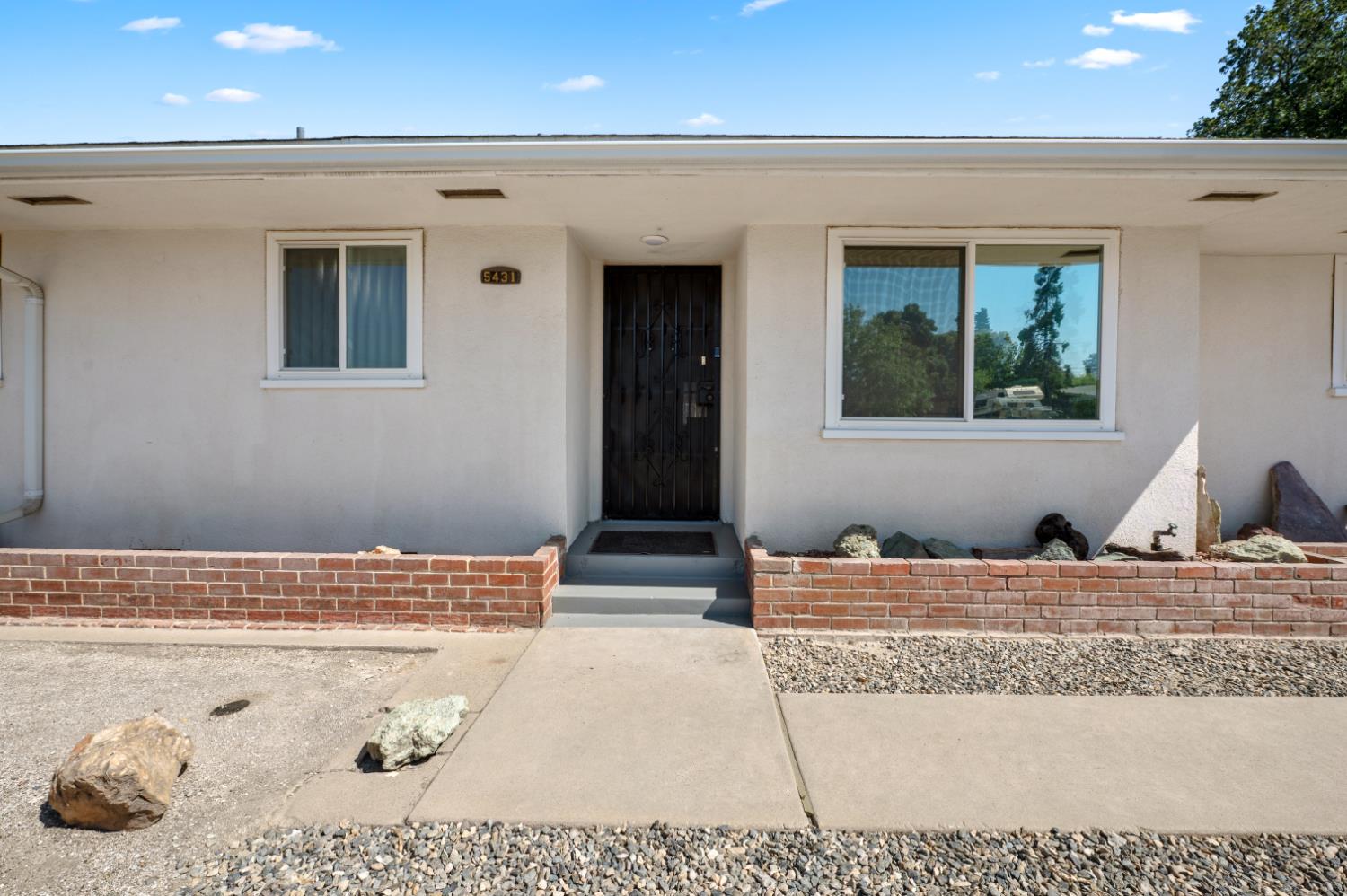 5431 E Indianapolis Ave, Fresno, CA 93727