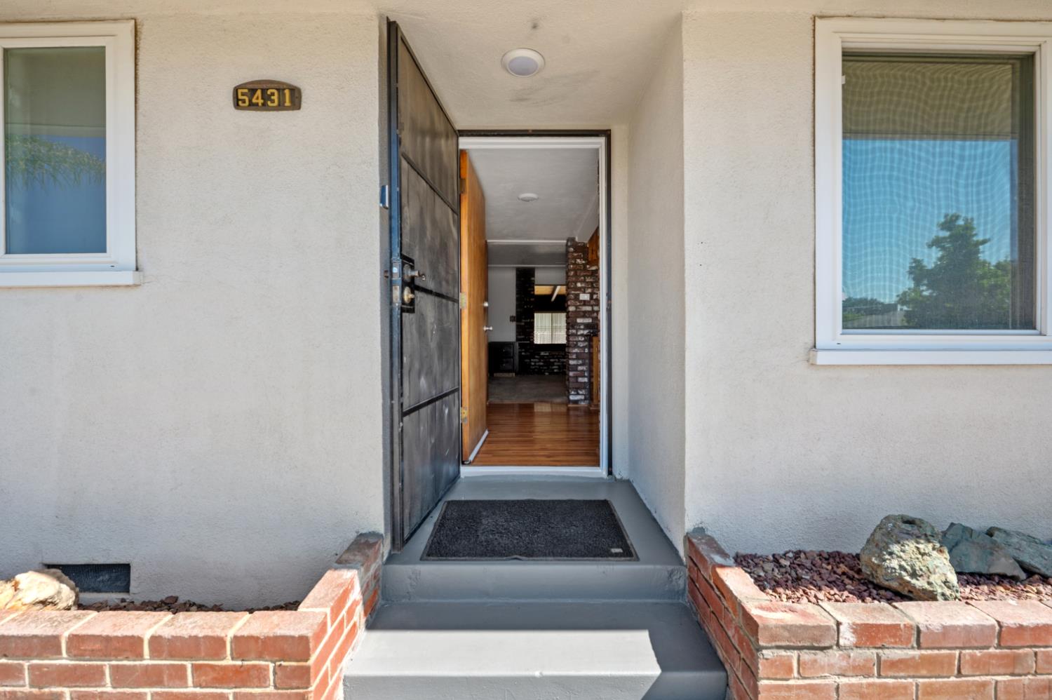 5431 E Indianapolis Ave, Fresno, CA 93727