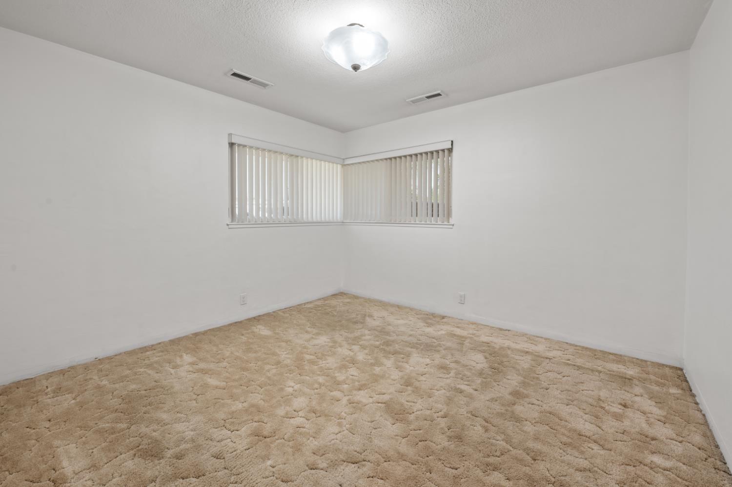 5431 E Indianapolis Ave, Fresno, CA 93727
