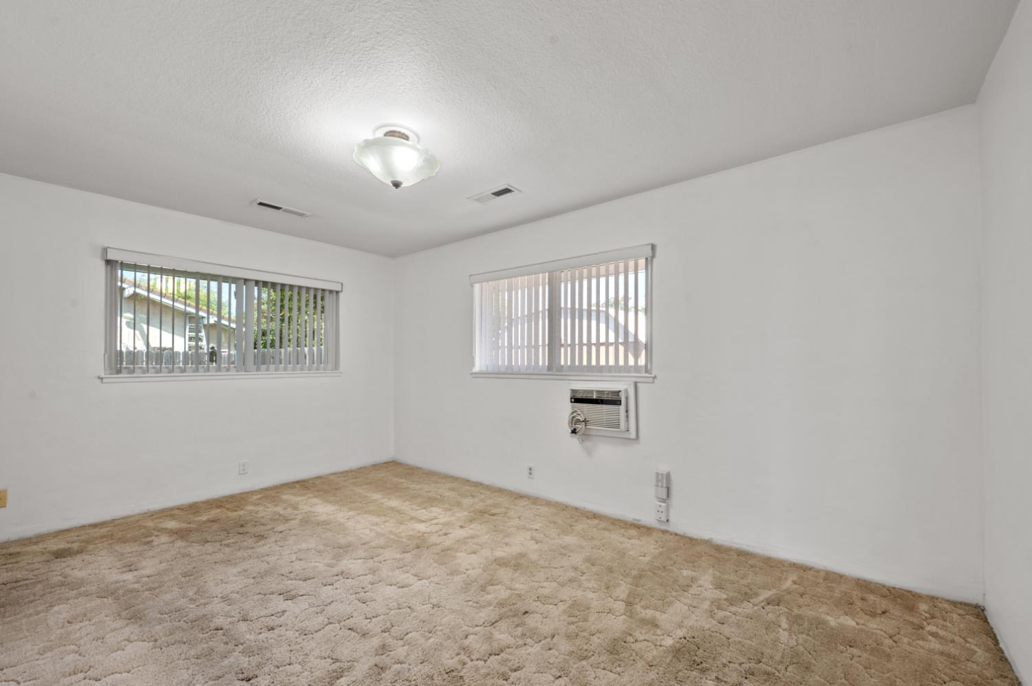 5431 E Indianapolis Ave, Fresno, CA 93727