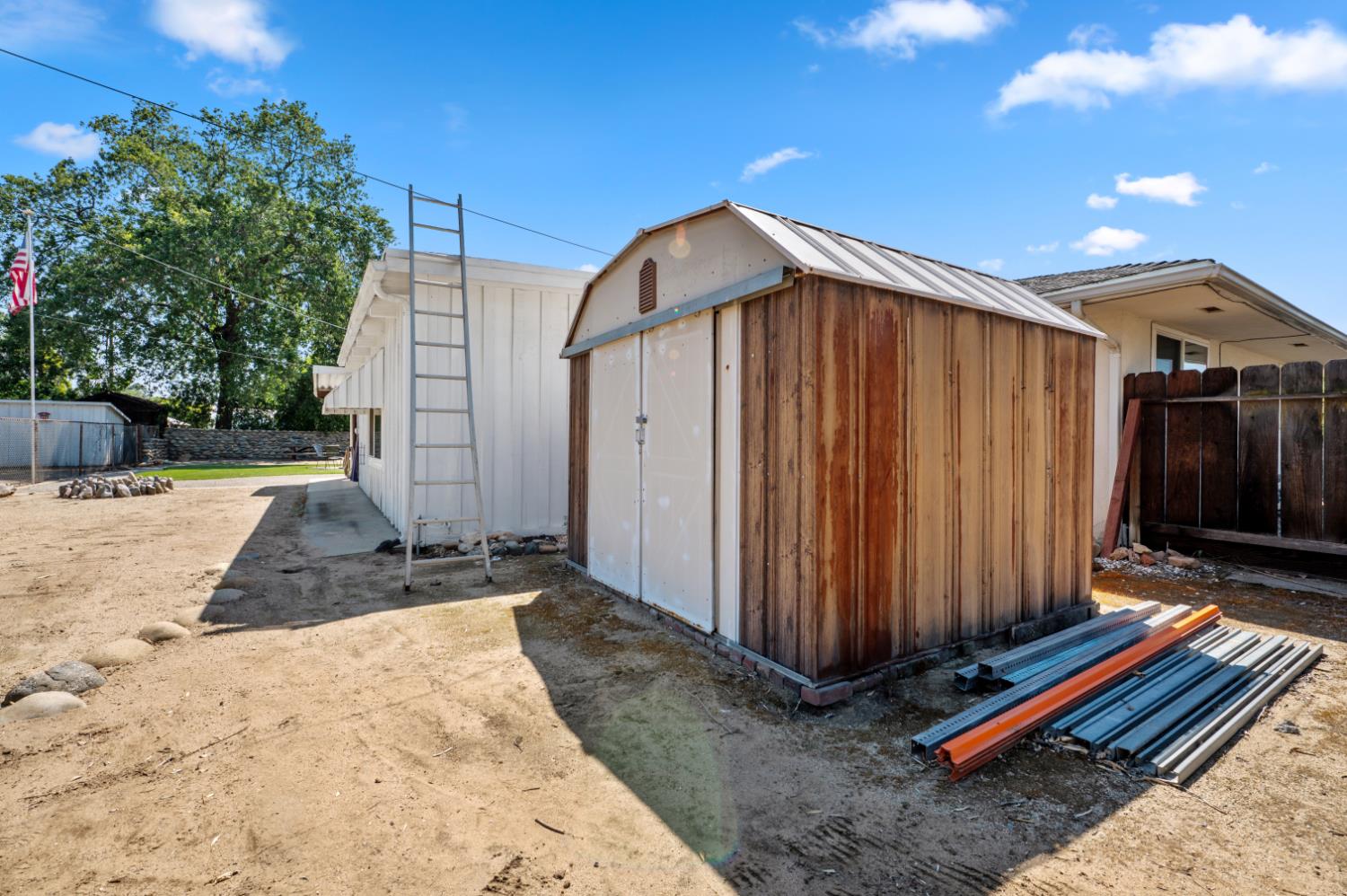 5431 E Indianapolis Ave, Fresno, CA 93727