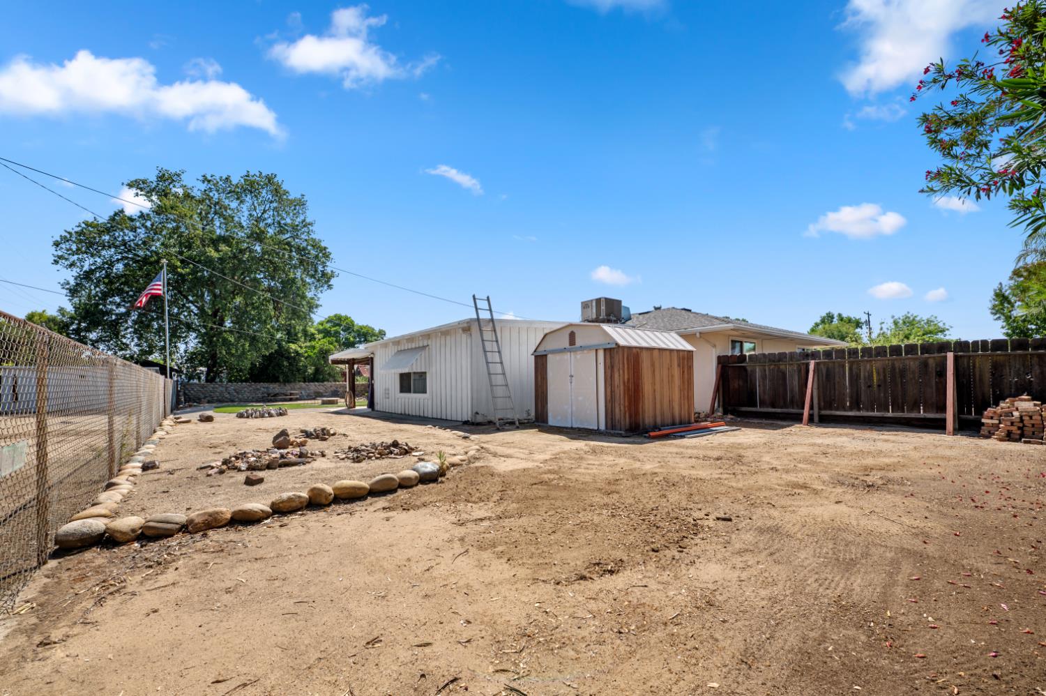 5431 E Indianapolis Ave, Fresno, CA 93727