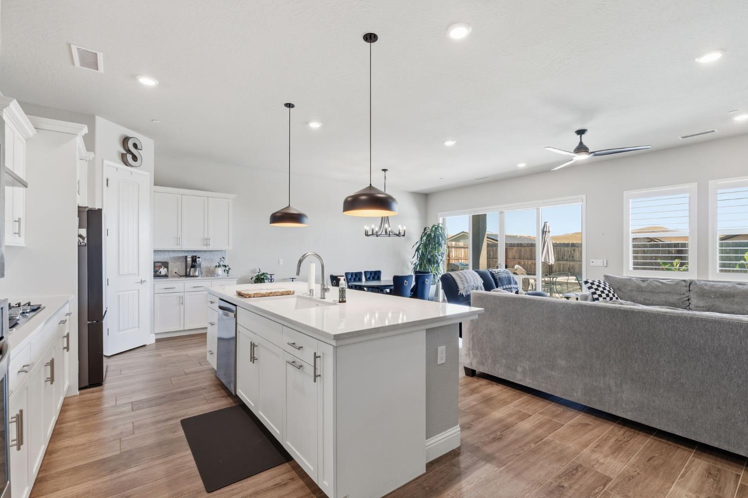 19719 Goldfield Ln, Friant, CA 93626