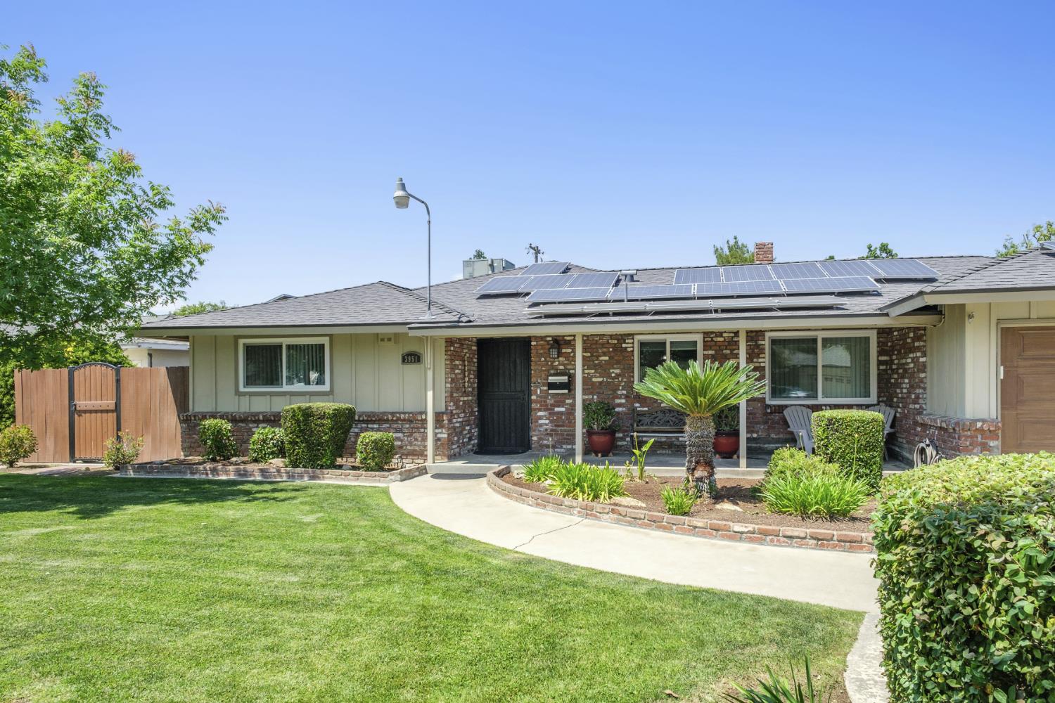 3951 Sherman St, Fresno, CA 93726