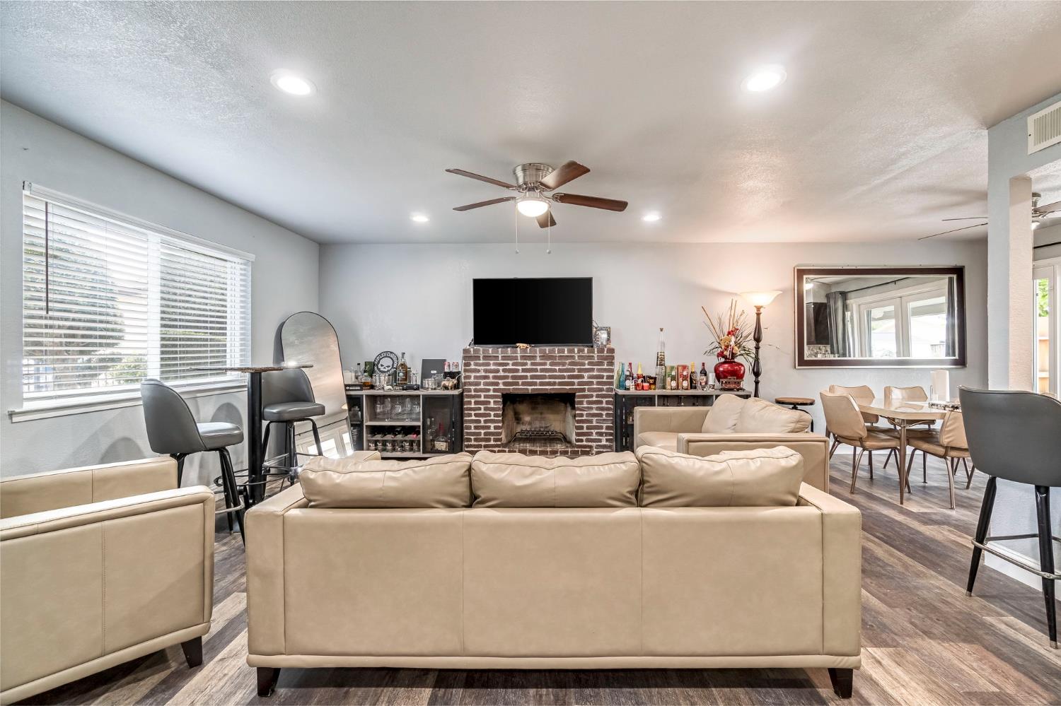 4675 E Belgravia Ave, Fresno, CA 93725