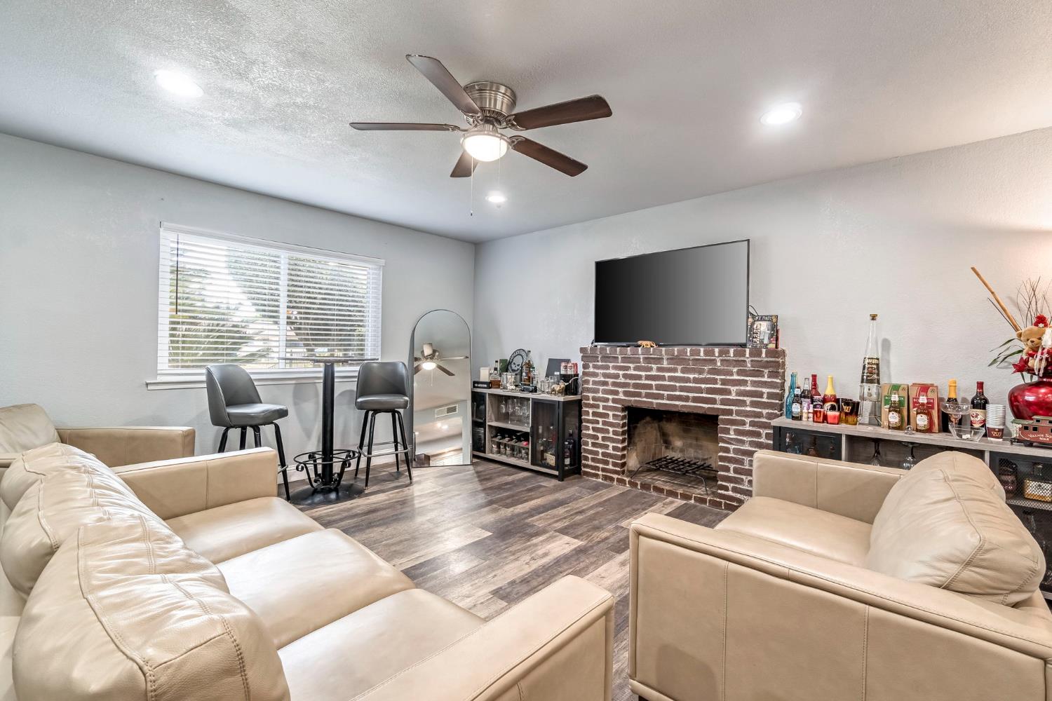 4675 E Belgravia Ave, Fresno, CA 93725