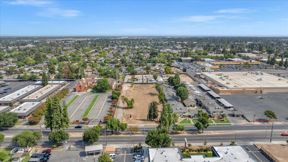 3436 N First St, Fresno, CA 93726
